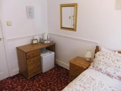 The New Inn Guest House Бридженд Стая снимка
